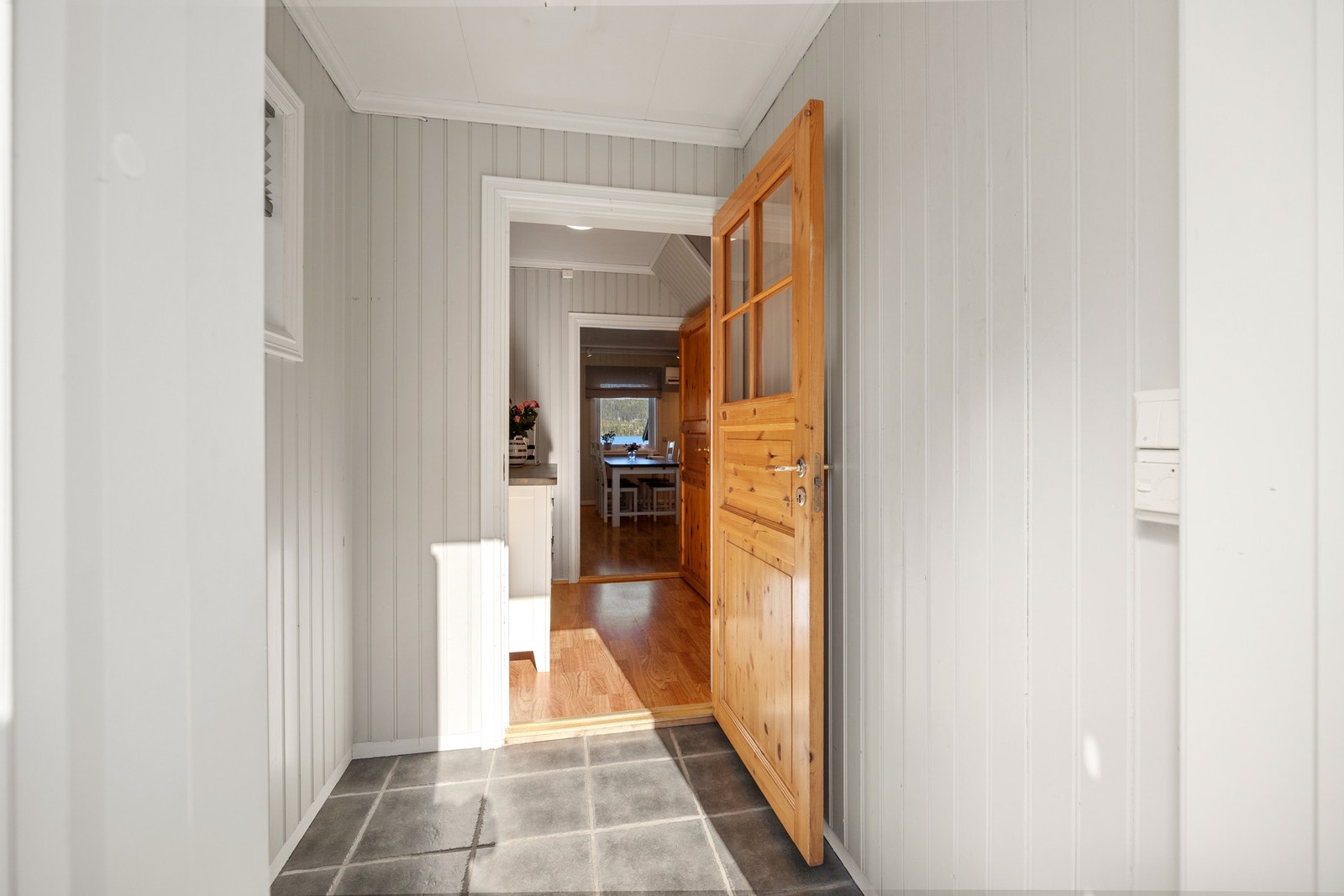 Entré - 2,5 kvm. Galleribilde