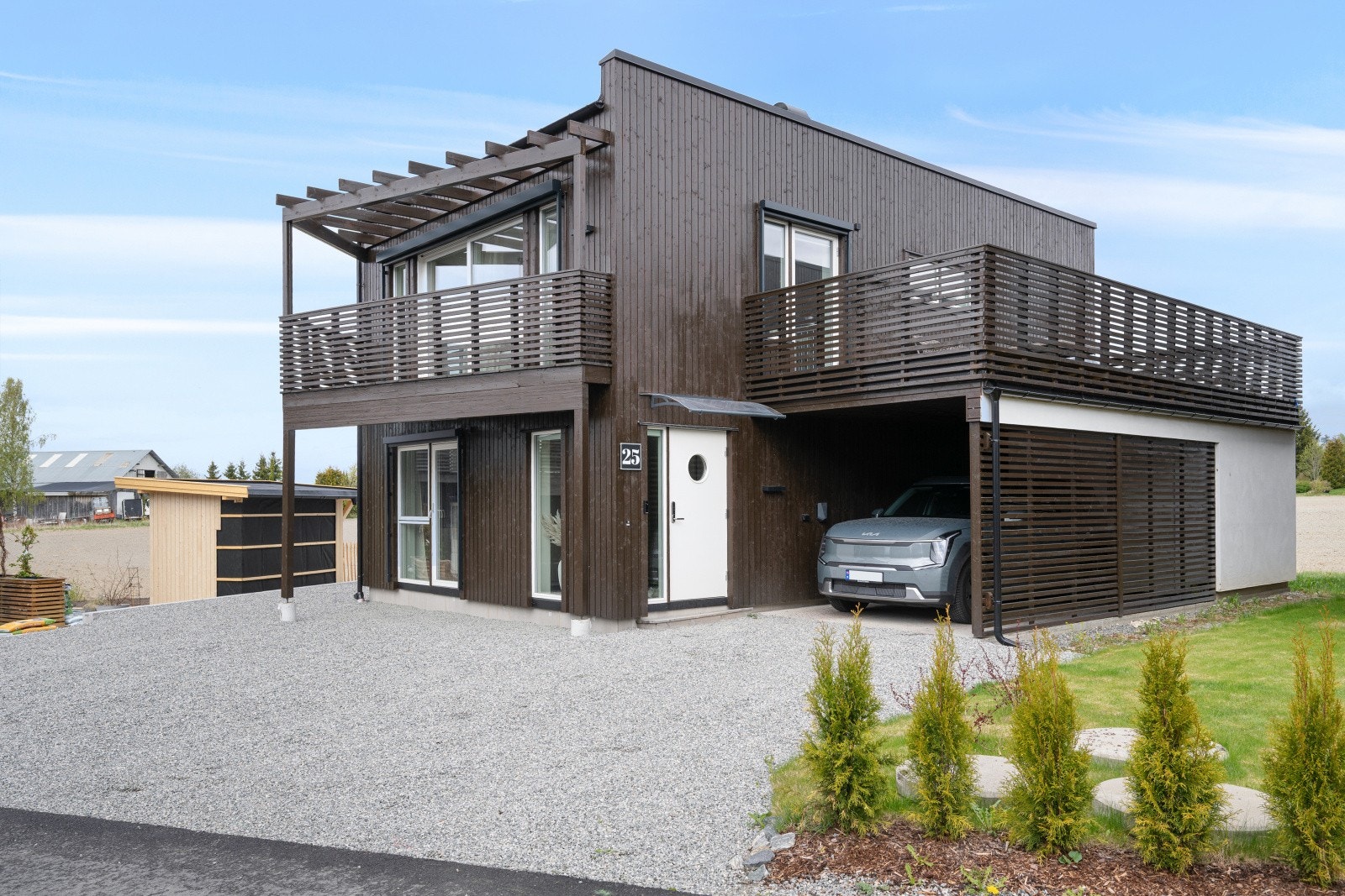 Eneboligen ligger fint til i landlige og rolige omgivelser i Eidsvoll kommune. Galleribilde