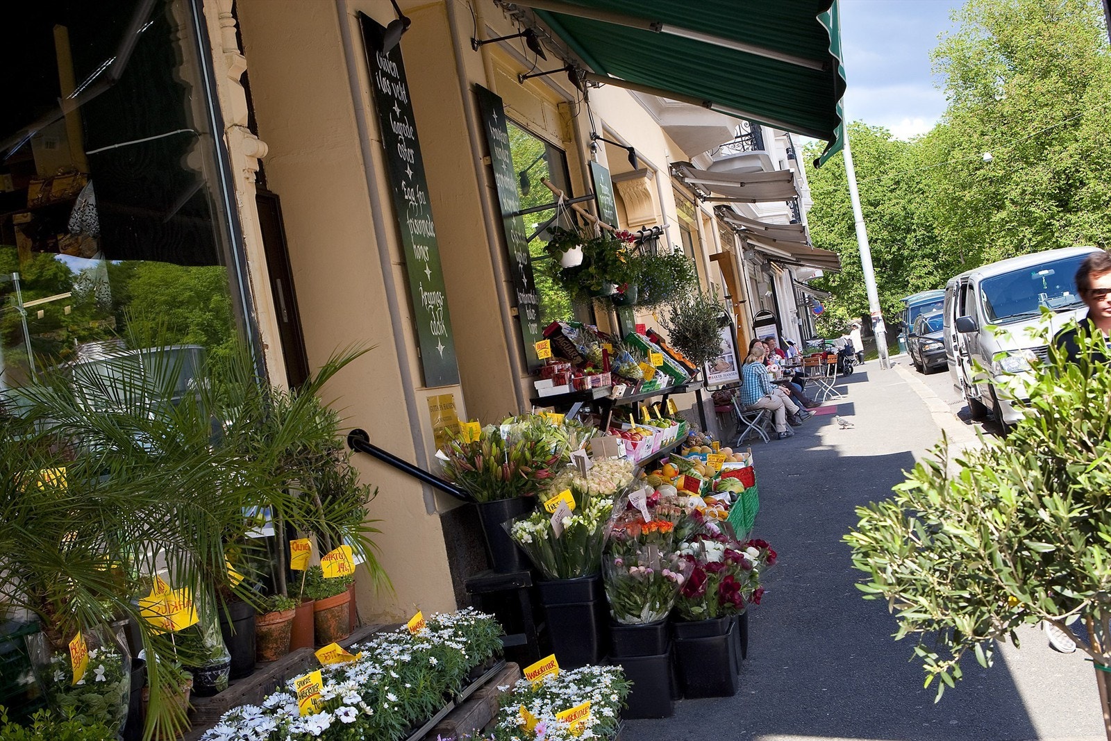 I nærområdet bugner det av koselige kafeer, bakerier, nisjebutikker og restauranter med uteservering hele sommeren! Galleribilde
