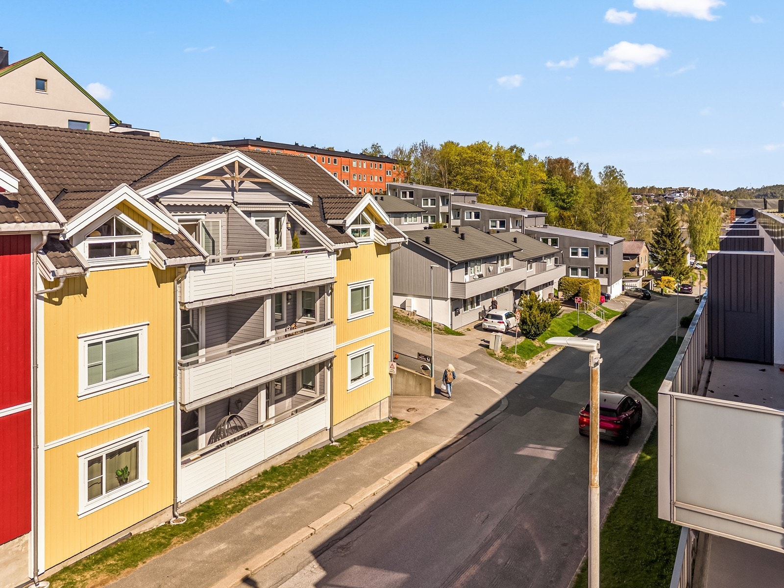 Sameiet består av to frittstående bygg med tilhørende uteområder. Galleribilde