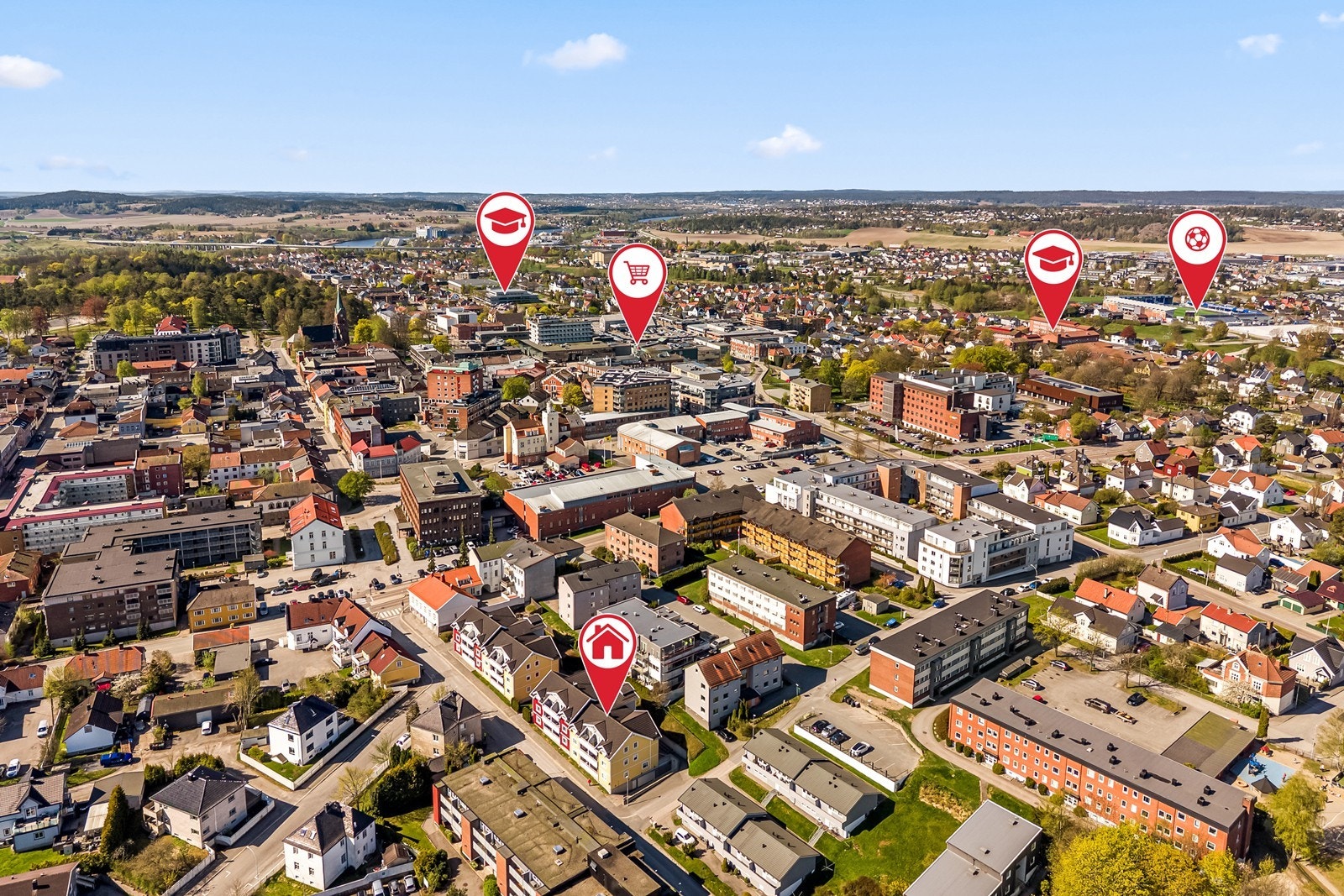 Boligen har en sentral beliggenhet med kort gangavstand til sentrum. Galleribilde