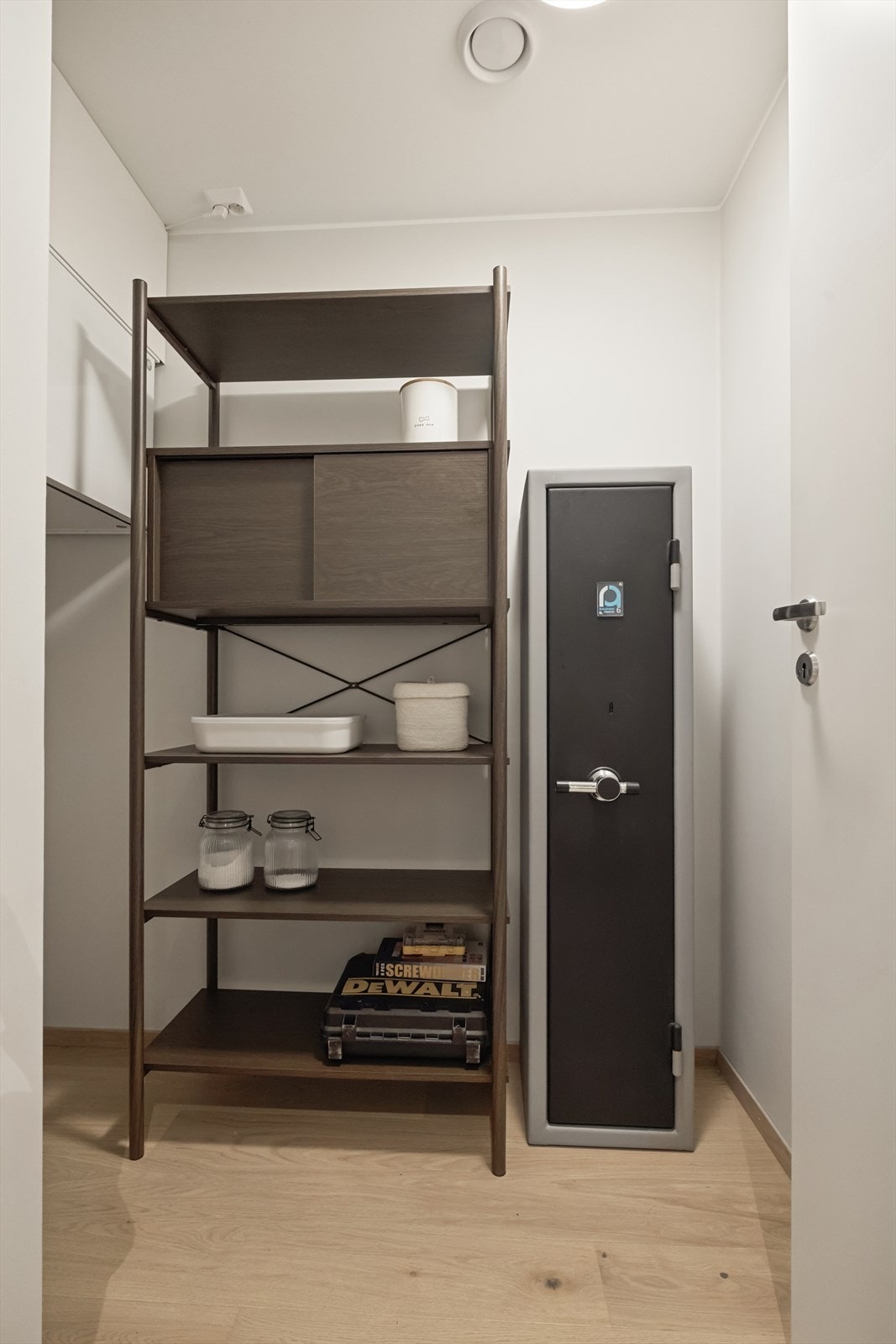 Innvendig bod på 2,7 m² . Galleribilde