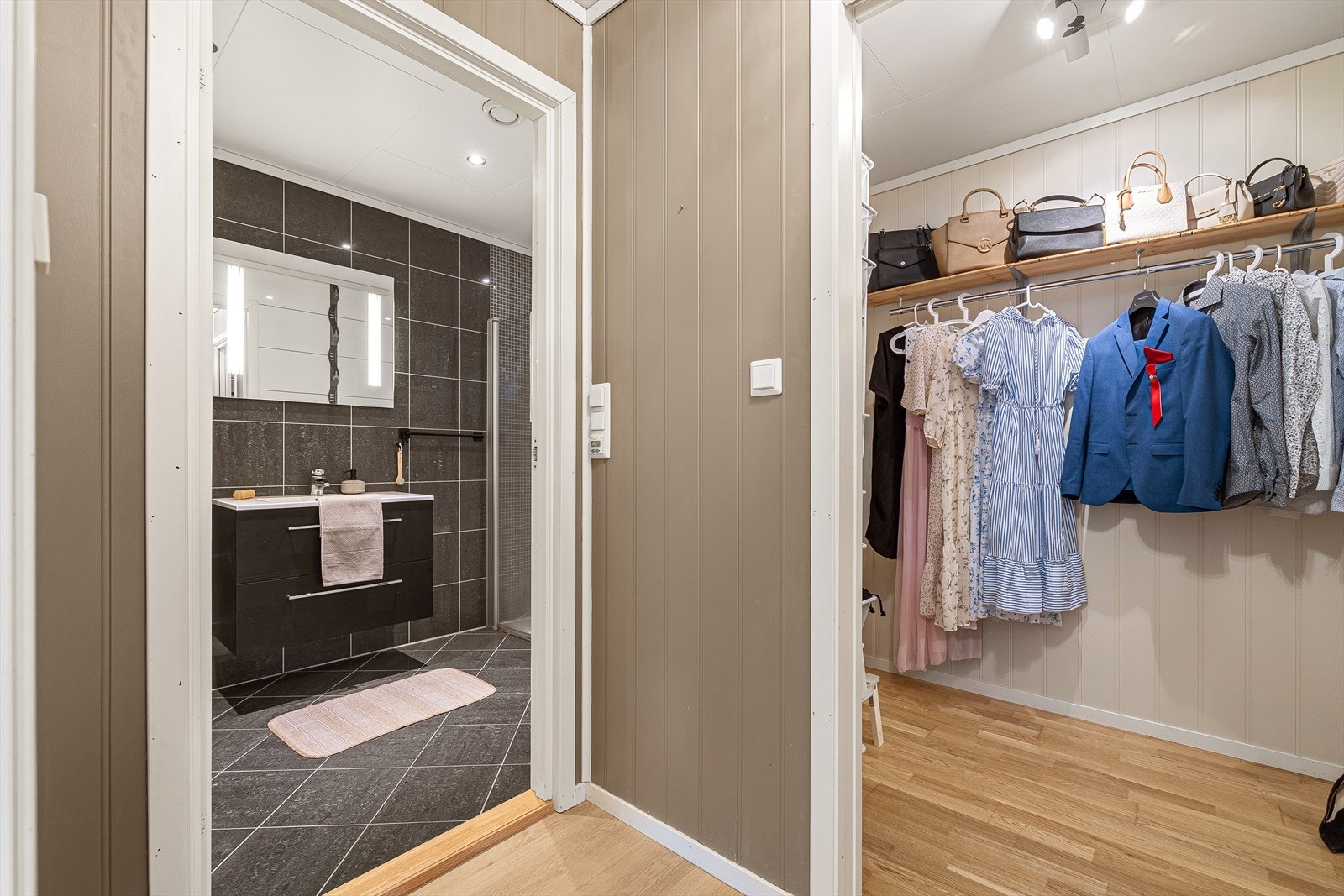 - Adskilt garderobe - Galleribilde
