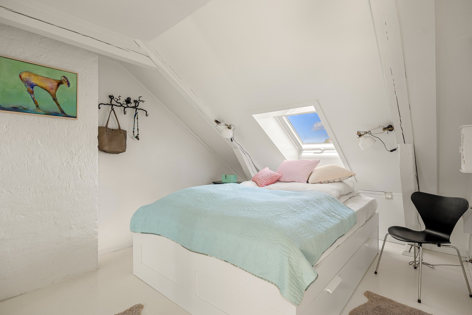 Soverom og bad har Velux takvinduer fra 2014. Galleribilde