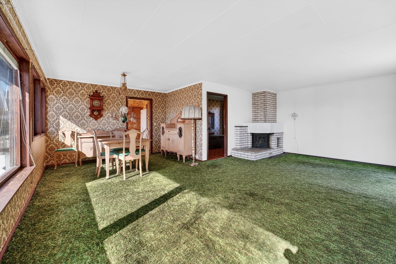 Stuens utforming gir rom for møblering i soner. Galleribilde