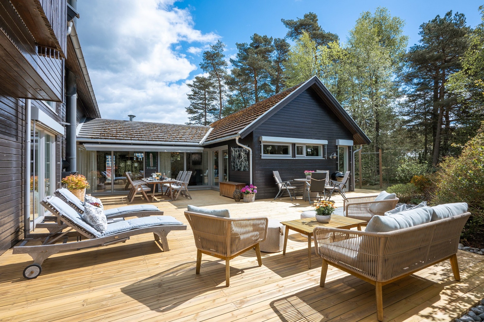 Dette er en sjelden mulighet hvor eneboligens komfort møter fritidsboligens frihet. Galleribilde