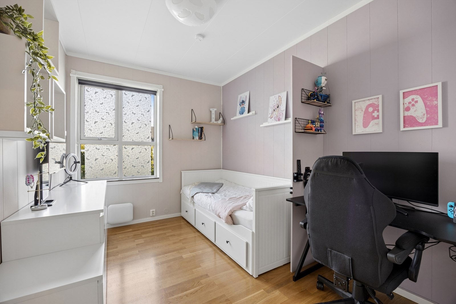 Passer ypperlig som barnerom, gjesterom eller hjemmekontor. Galleribilde