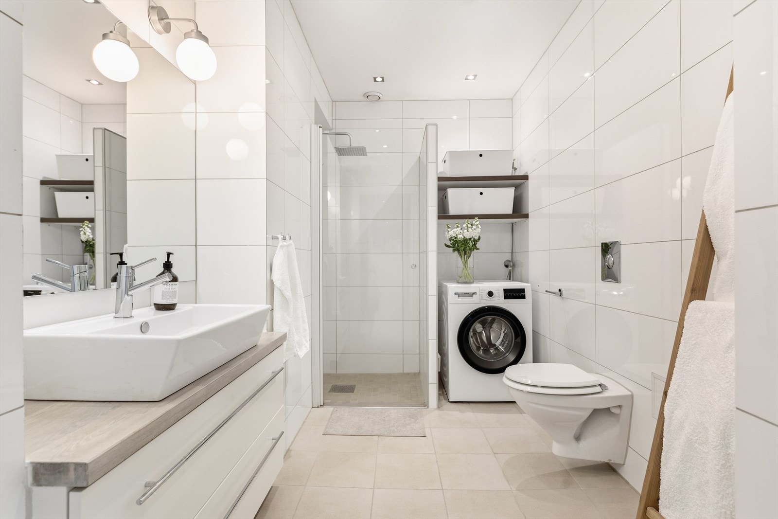 Badet er av god størrelse med tidløst preg. Galleribilde