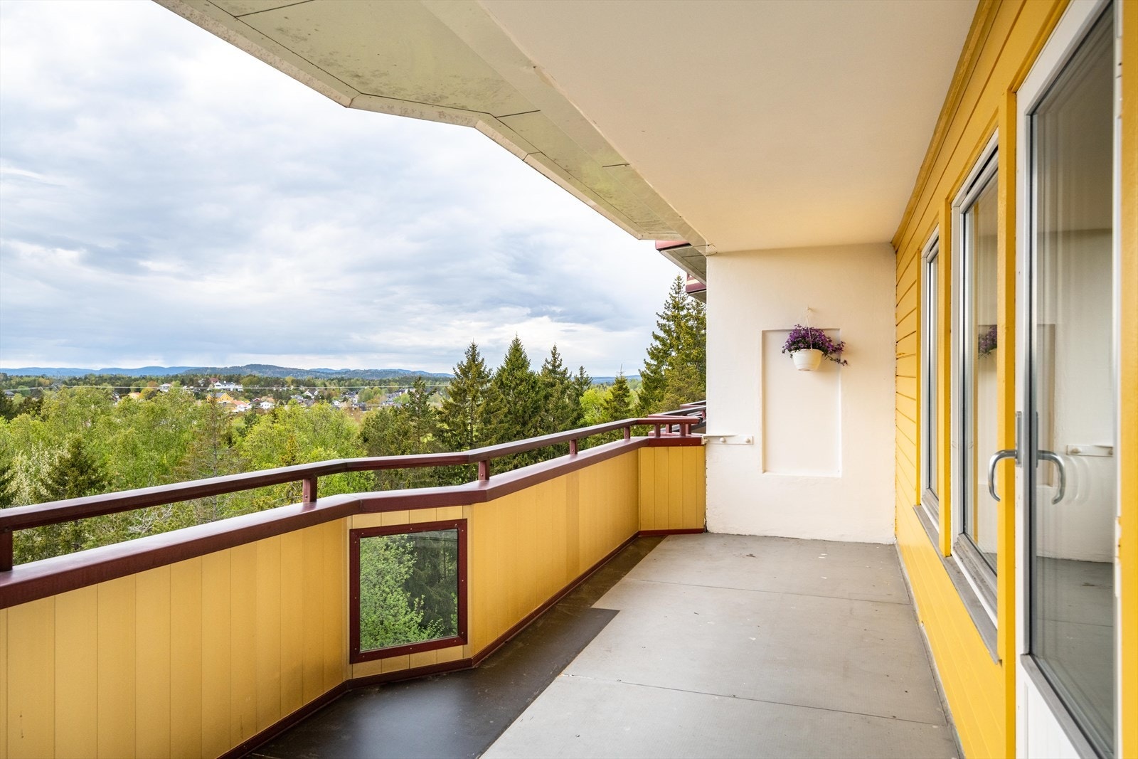 Terrasse mot vest Galleribilde