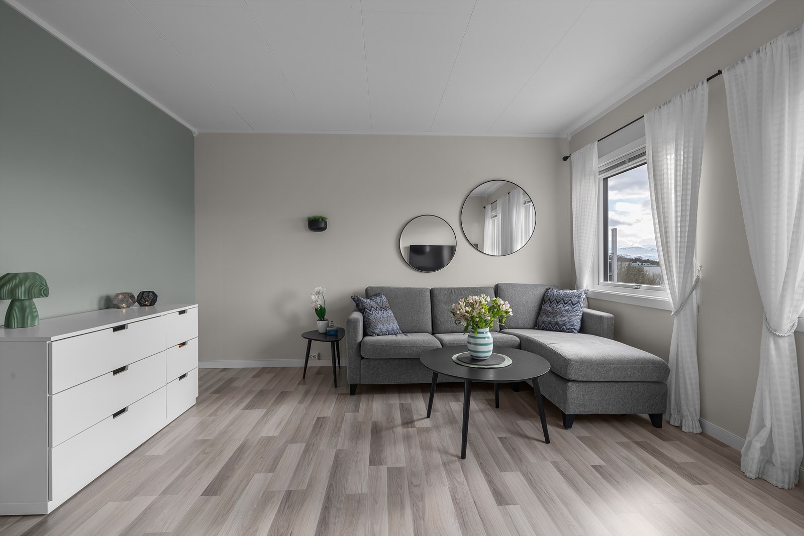 Lun og trivelig sofakrok- perfekt for hygge og avslapning. Galleribilde