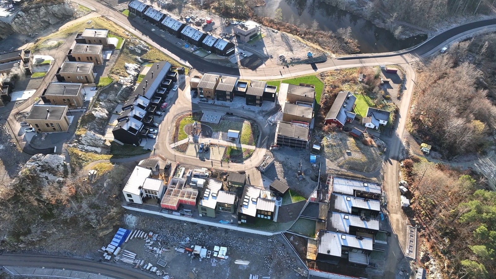 Område i rivende utvikling. Sofiero 25 var det første huset som stod klart i 2024. Snart er hele Sommero (sirkelen) ferdig utbygd. Per 5. april 2026 er det kun en enebolig igjen til salgs (Soferio 11). Galleribilde