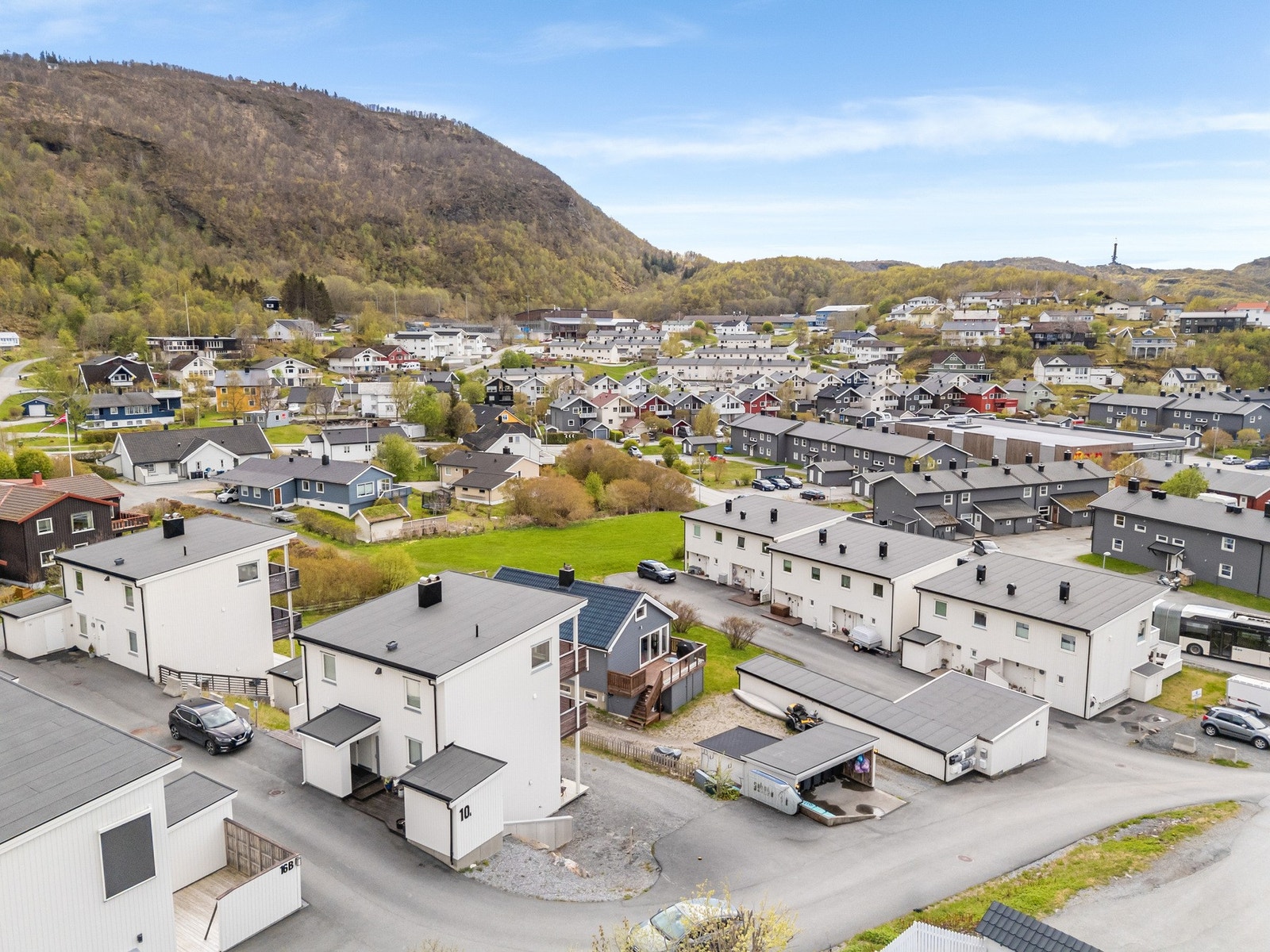 Kort vei til dagligvarehandel, med Coop Extra kun tre minutters gange unna. Galleribilde