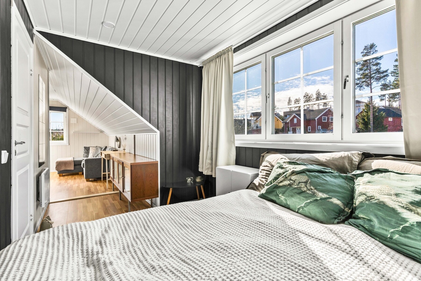 Soverommet er knyttet et oppholdsrom, som er godt egnet for hjemmekontor, gjesterom osv. Galleribilde