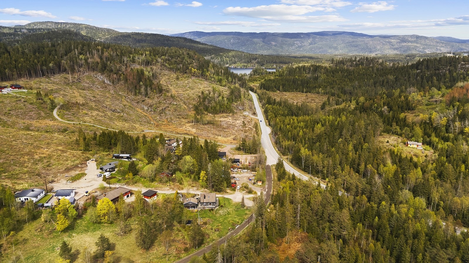 Fra eiendommen er det kort vei til turområder. Galleribilde