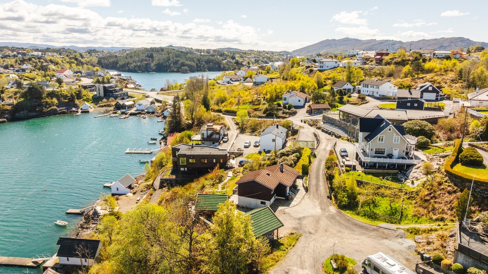 Nærhet til sjøen og flotte turområder. Galleribilde