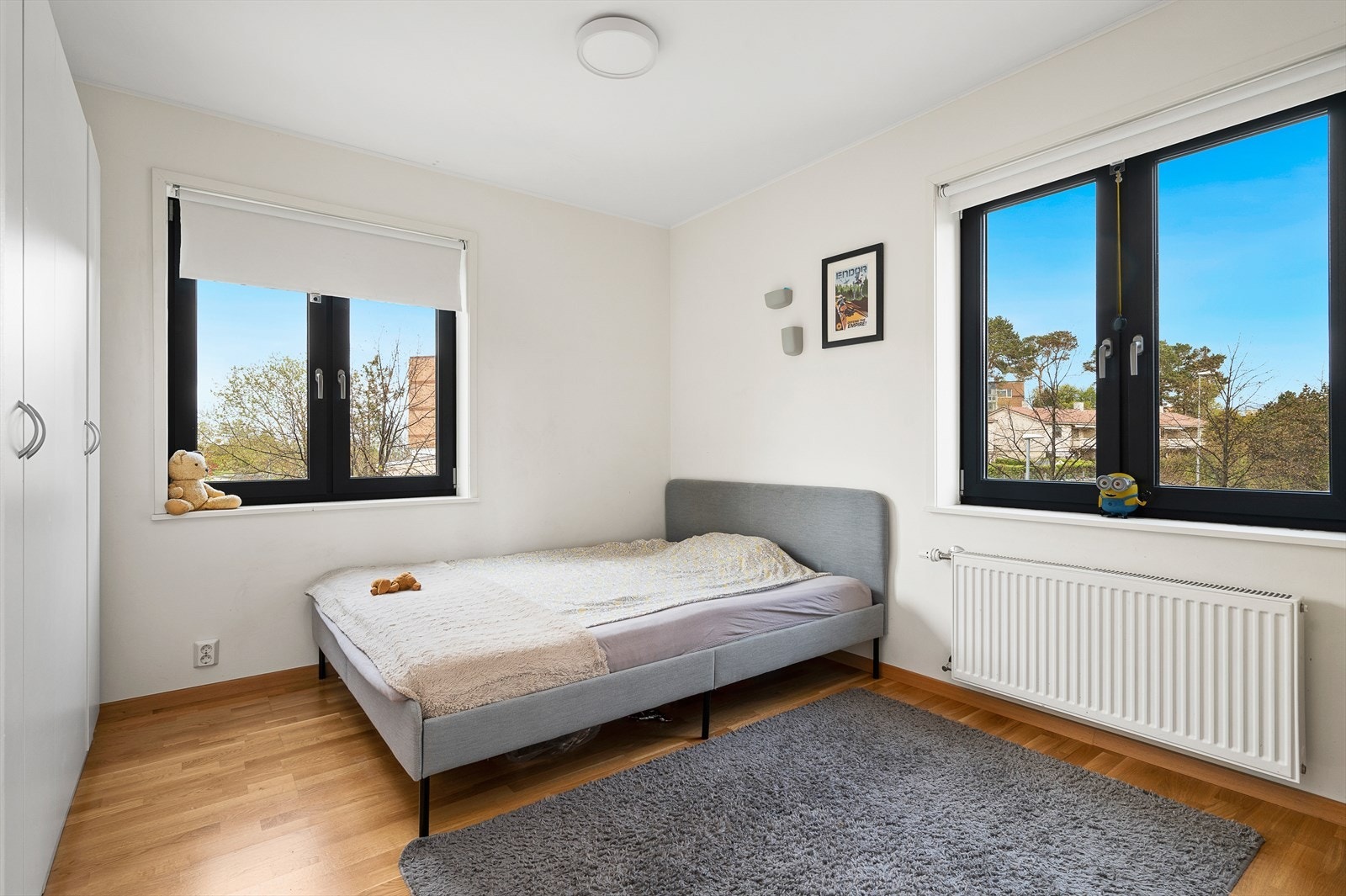 Leiligheten har 3 stk soverom på hhv. 12,1m², 8,4m² og 7,6m² Galleribilde