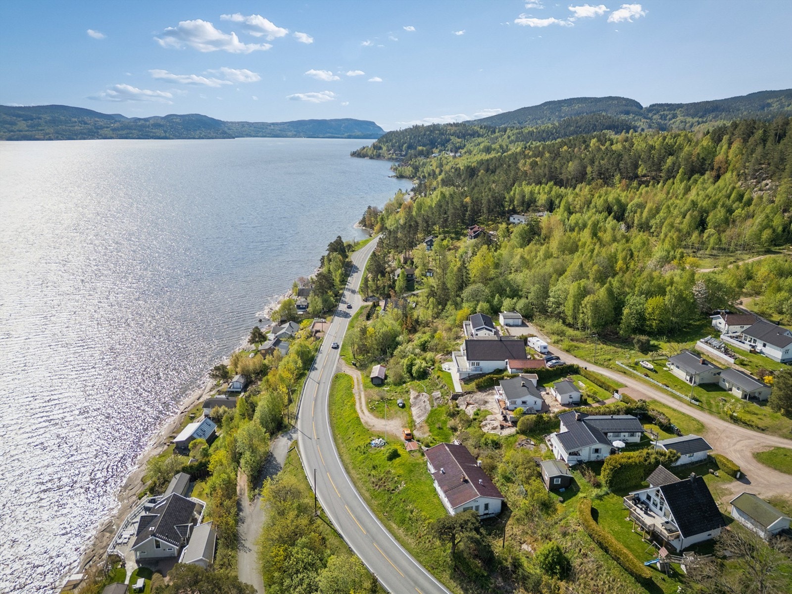 Alle daglige innkjøp kan gjøres i Svelvik sentrum, en åtte minutters kjøretur unna Galleribilde