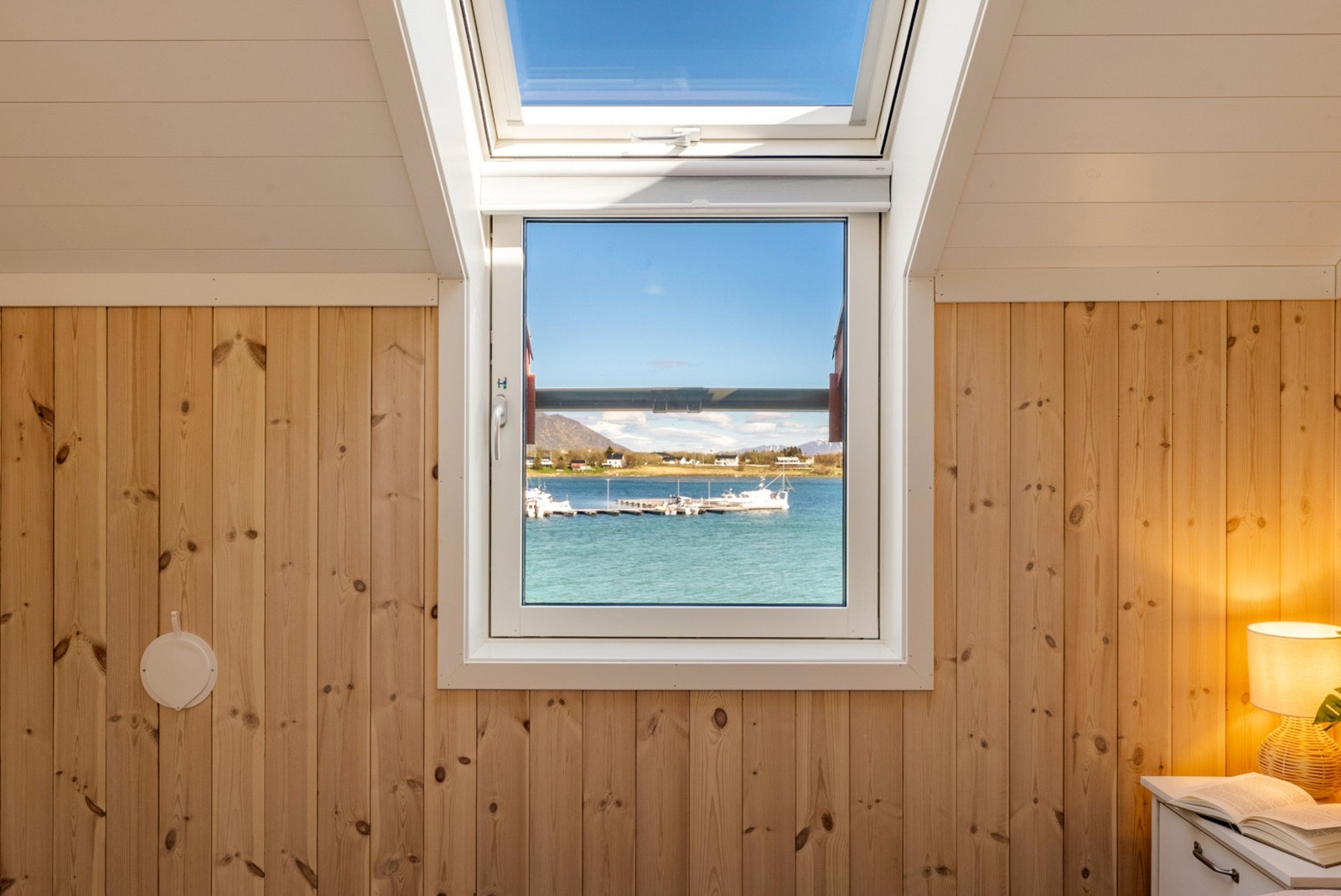 Utsikten fra soveromsvinduet er som et levende maleri. Galleribilde