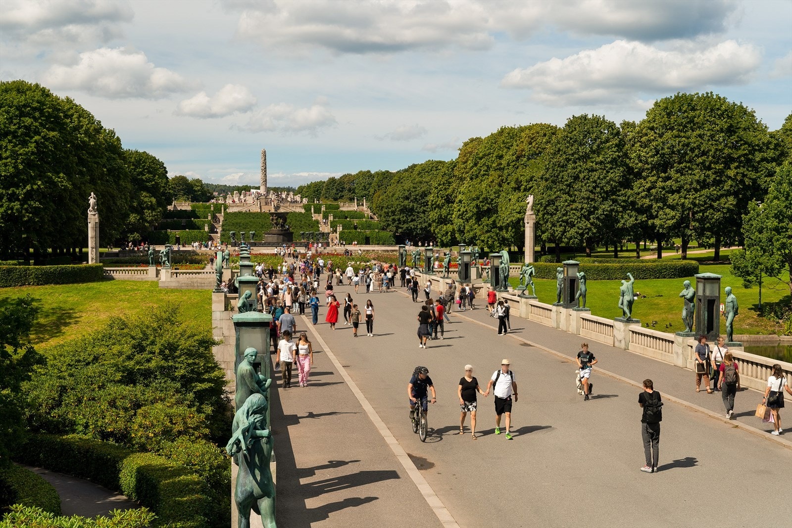 Frognerparken, landets største park, ligger i gangavstand og byr på flotte tur- og rekreasjonsmuligheter. Galleribilde
