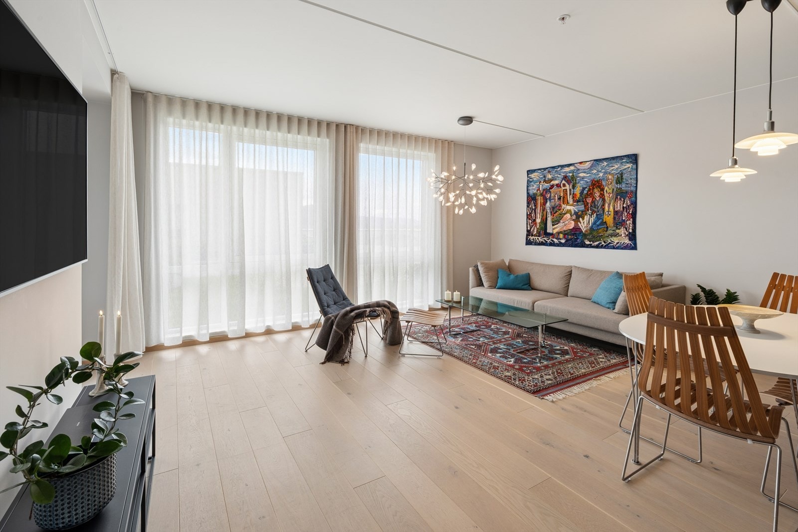 Matchende gardiner som passer godt inn. Galleribilde