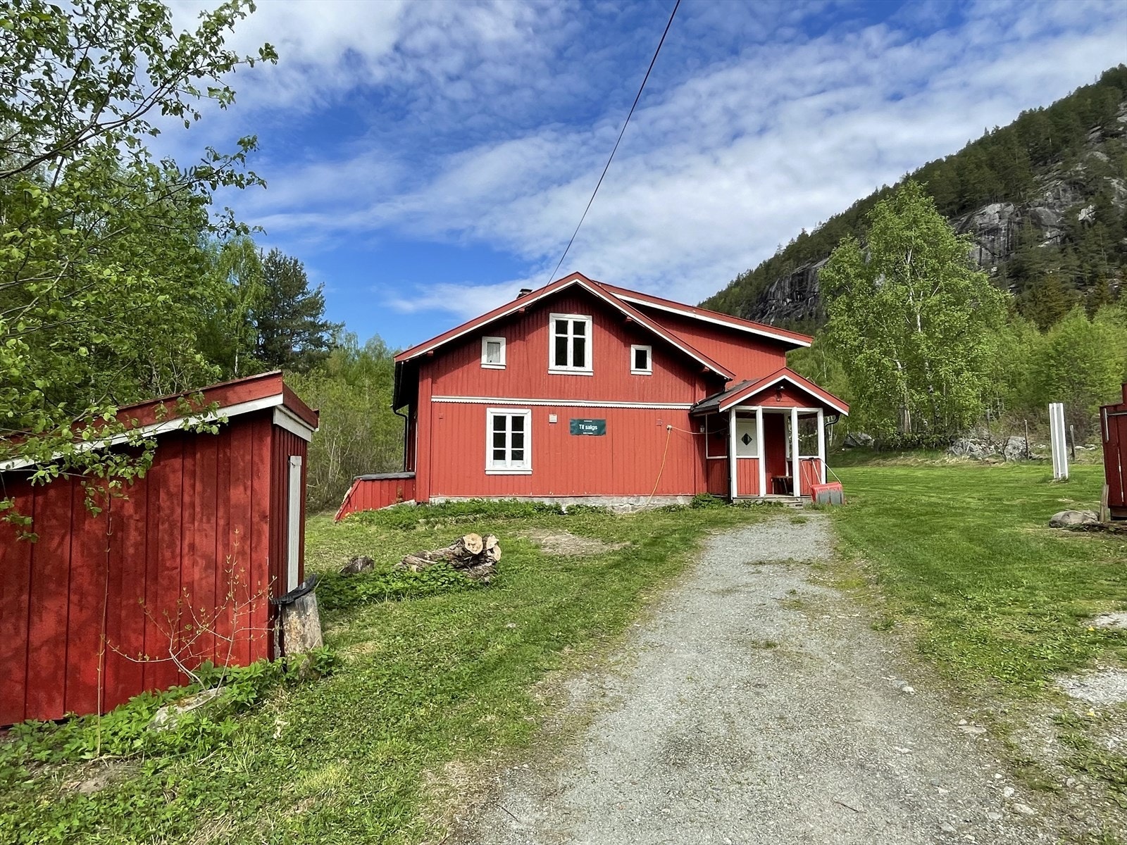 Eiendomsmegler Torfinn Holen har gleden av å presentere Flatsjøvegen 204! Galleribilde