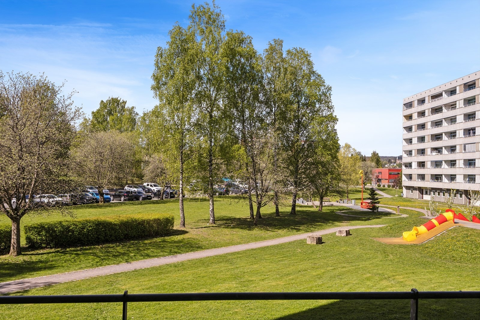 Hyggelige omgivelser av grøntområdet og piknik muligheter Galleribilde