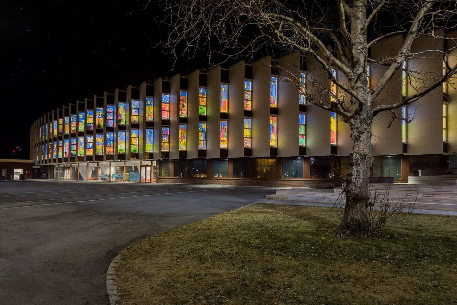 Fra boligen er det kort avstand til Aspåsen Skole med trinn fra 1-7. klasse som ble totaltrenovert i 2021. Galleribilde