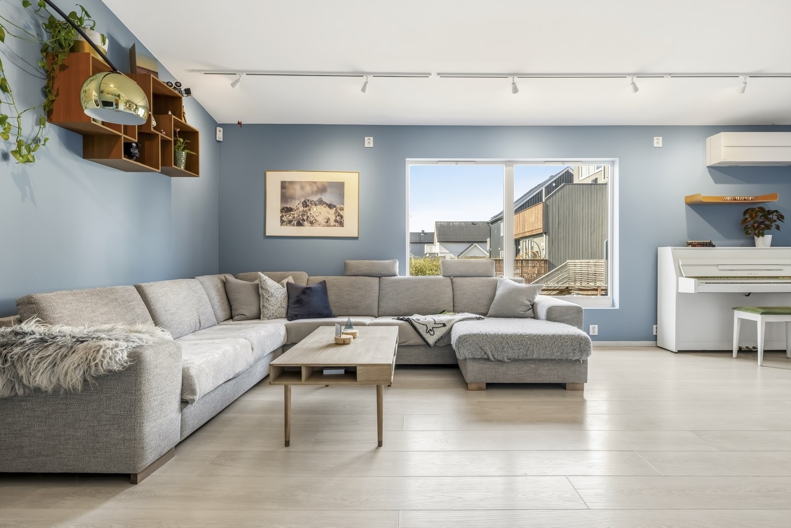Hele stuen ble totalrenovert i 2019. Galleribilde