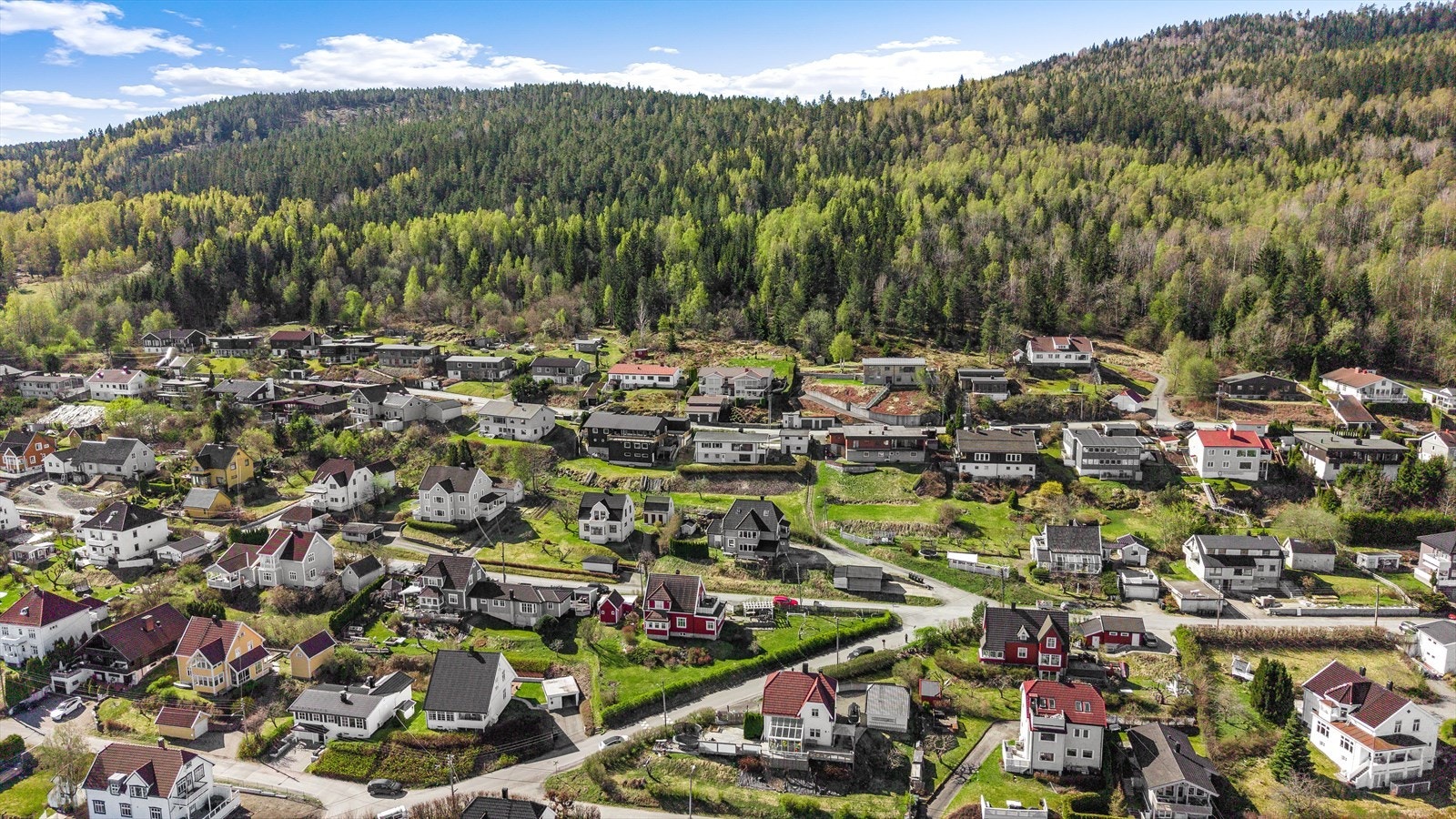 Boligområdet ligger tett på marka med fine turområder hele året. Galleribilde