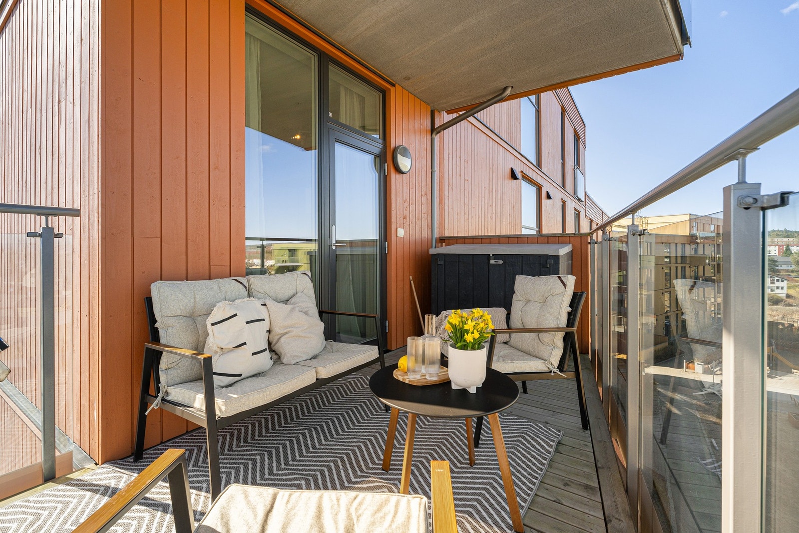 Overbygd balkong med gode solforhold. Galleribilde