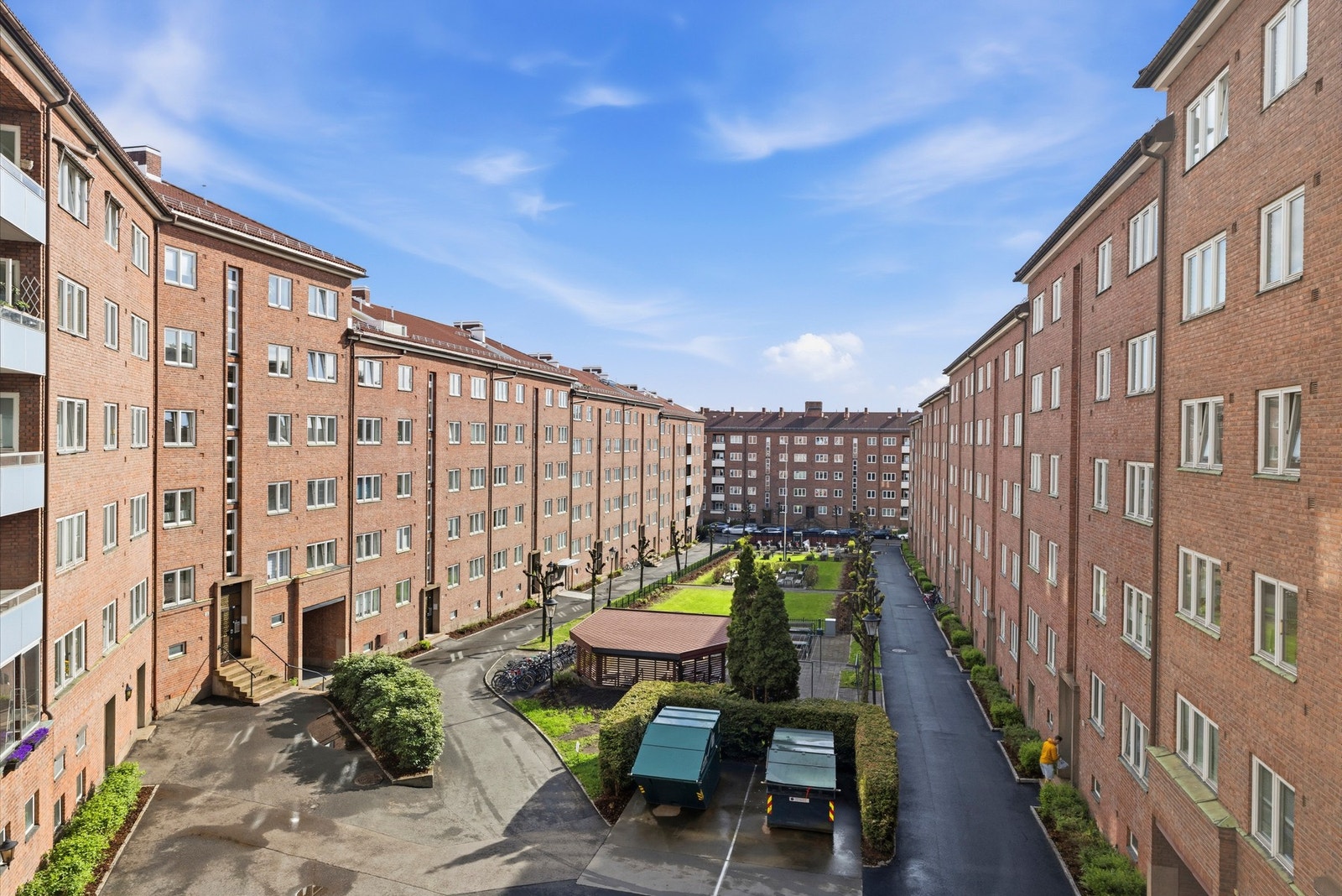 - Meget hyggelig bakgård - Galleribilde