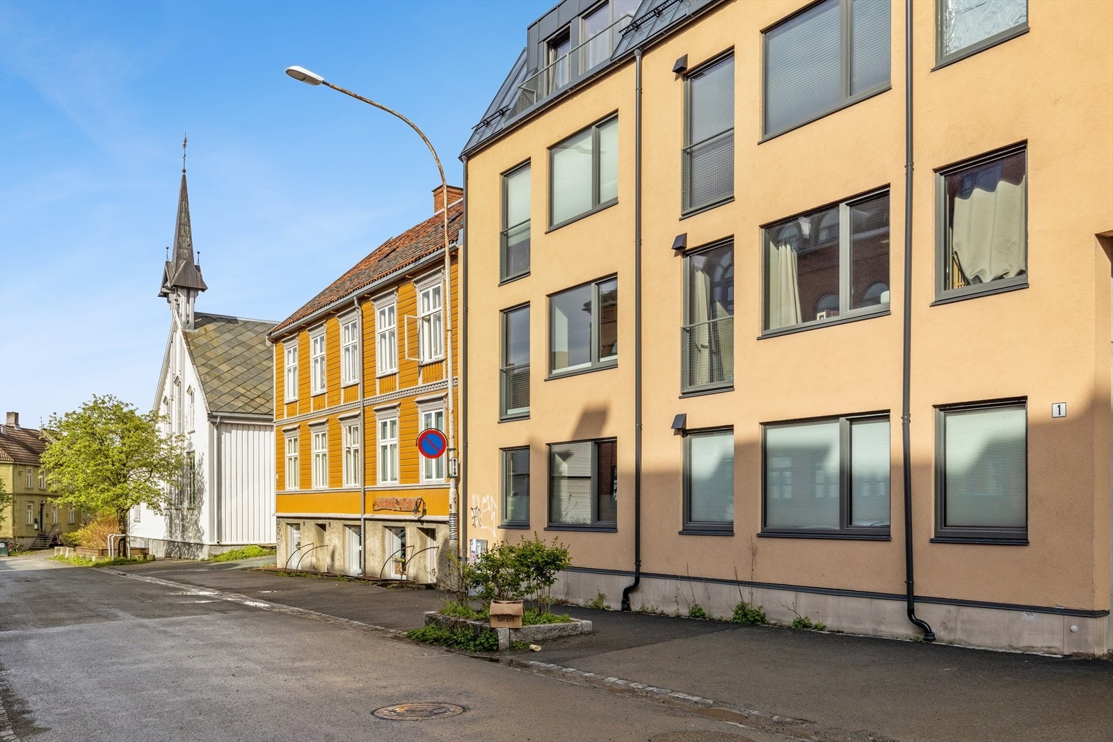 En stilren leilighet oppført i 2022, sentralt plassert på attraktive og populære Landmoen. Galleribilde
