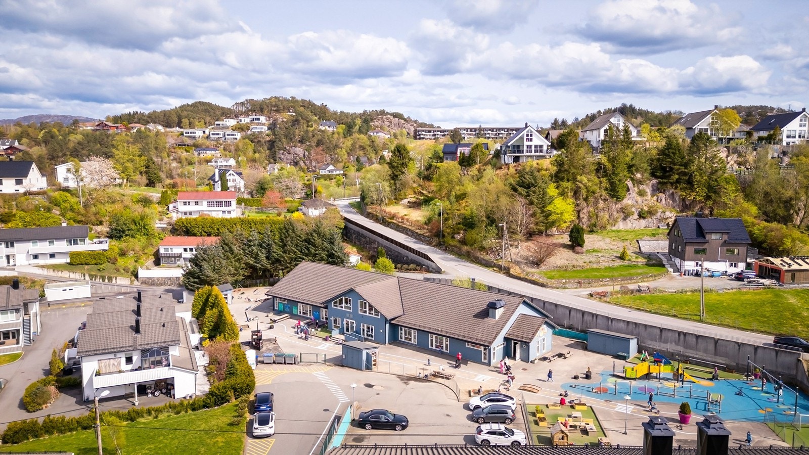 Barnehage like ved Galleribilde