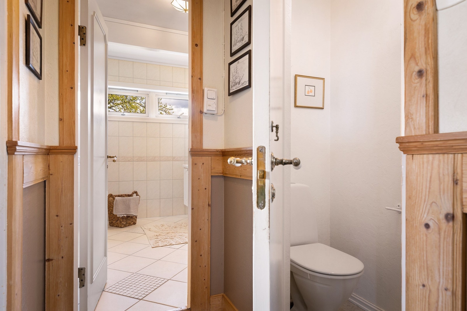Separat wc-rom Galleribilde
