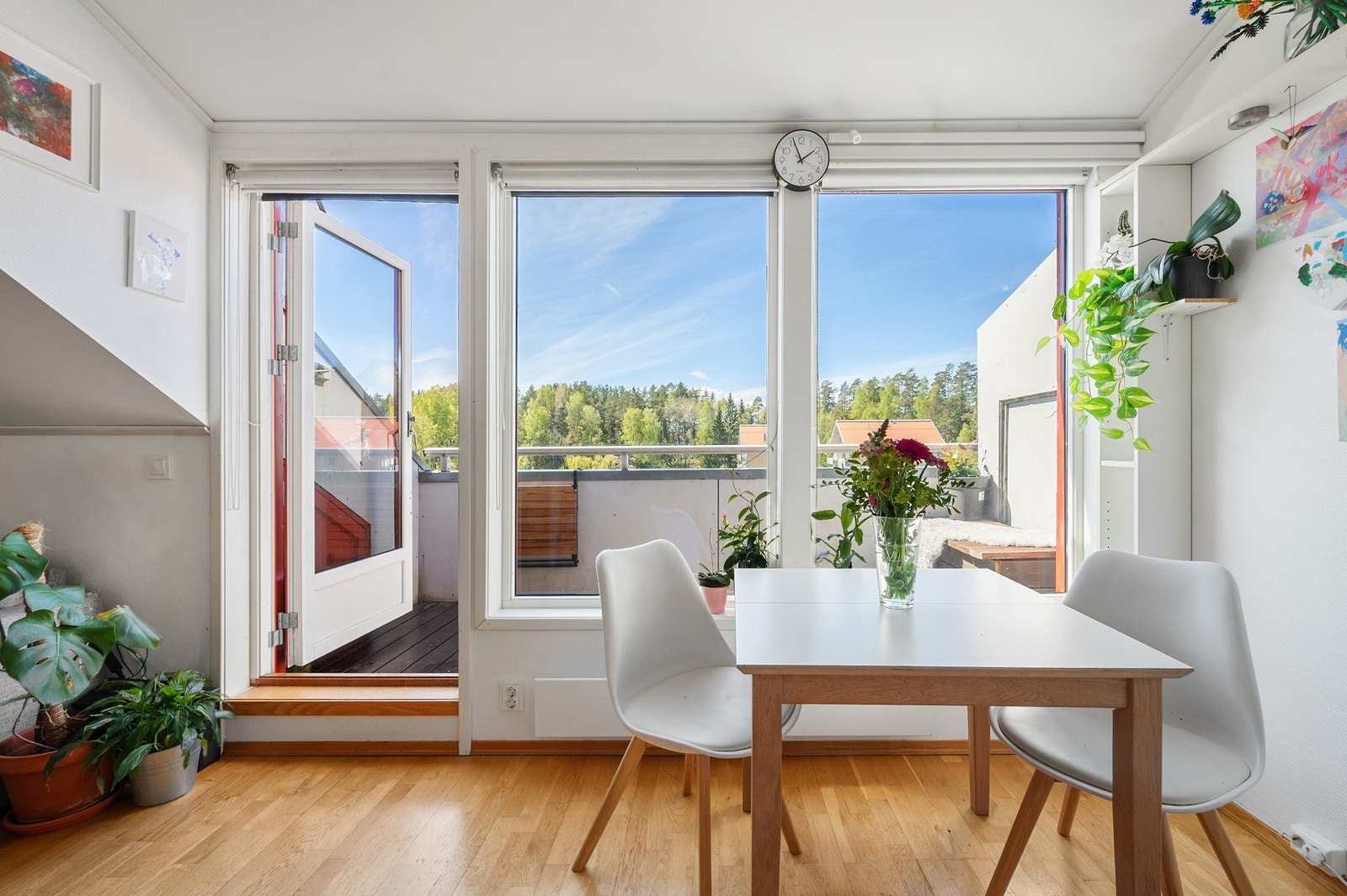 Erik Tenden Nyborg v/Privatmegleren har gleden av å ønske velkommen til Kongeveien 19C! Galleribilde