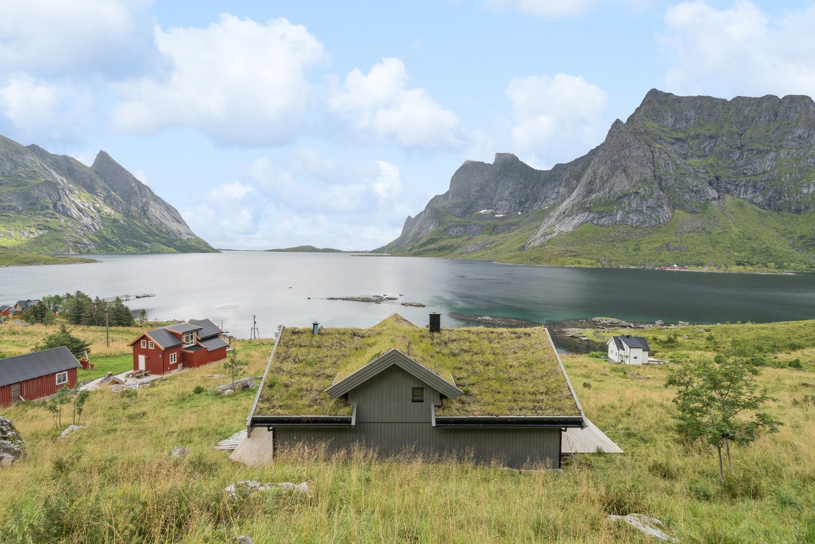 Velkommen til Vindstad 40 - Presentert av EiendomsMegler1 Leknes. Foto: EFKT Galleribilde