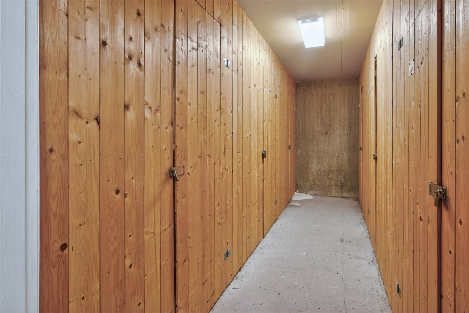 Det medfølger en bod med enkel adkomst beliggende i tilsvarende etasje som leiligheten Galleribilde