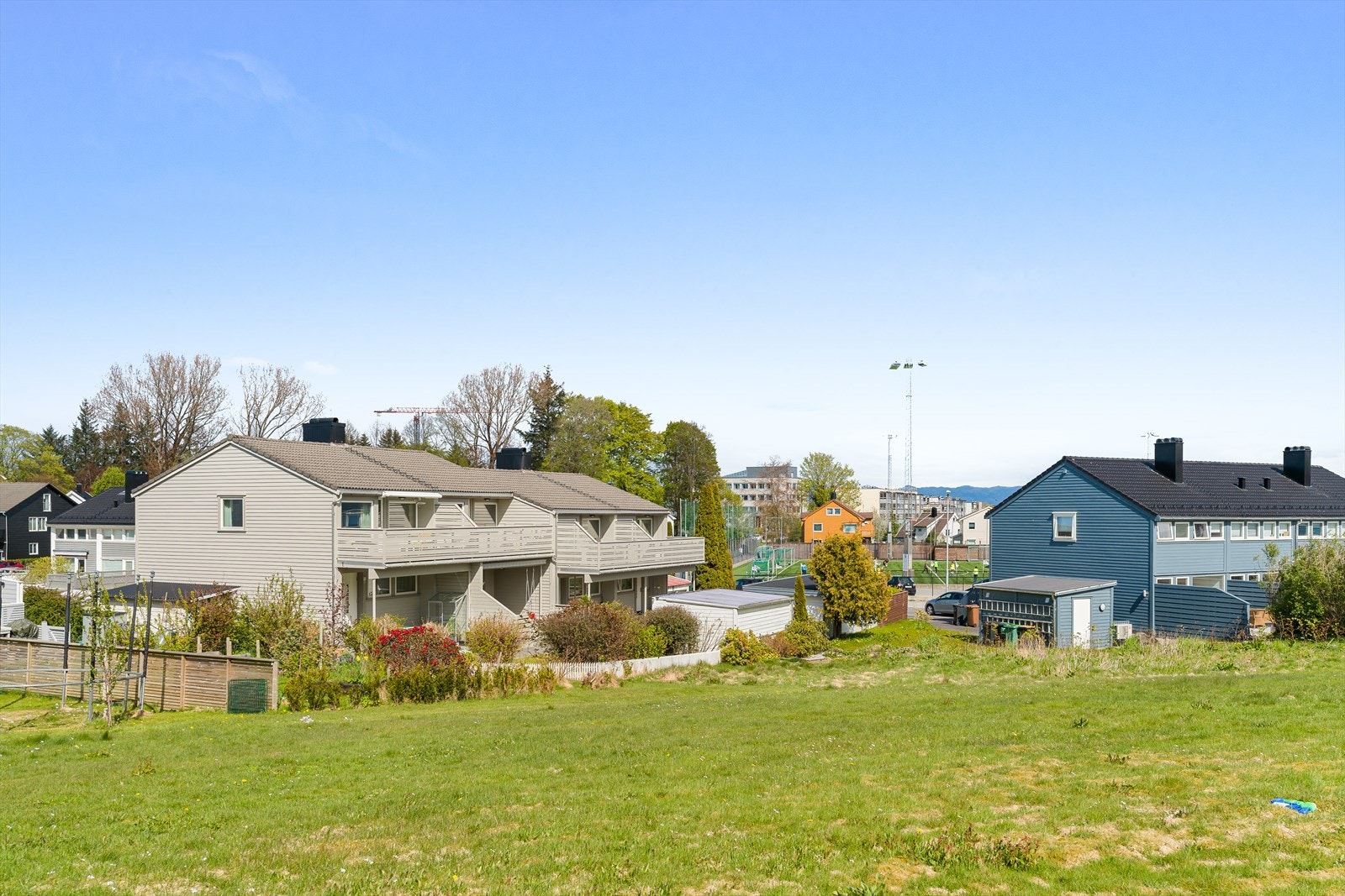 Boligen ligger i et etablert område med kort vei til blant annet Jarlabanen, som er kun to minutters gange unna. Galleribilde