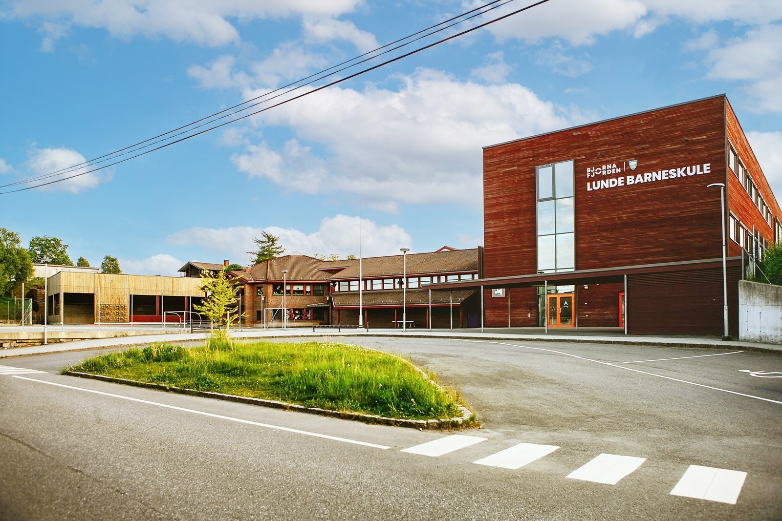 Lunde barneskole ligger ca. 3.1 km unna. Galleribilde