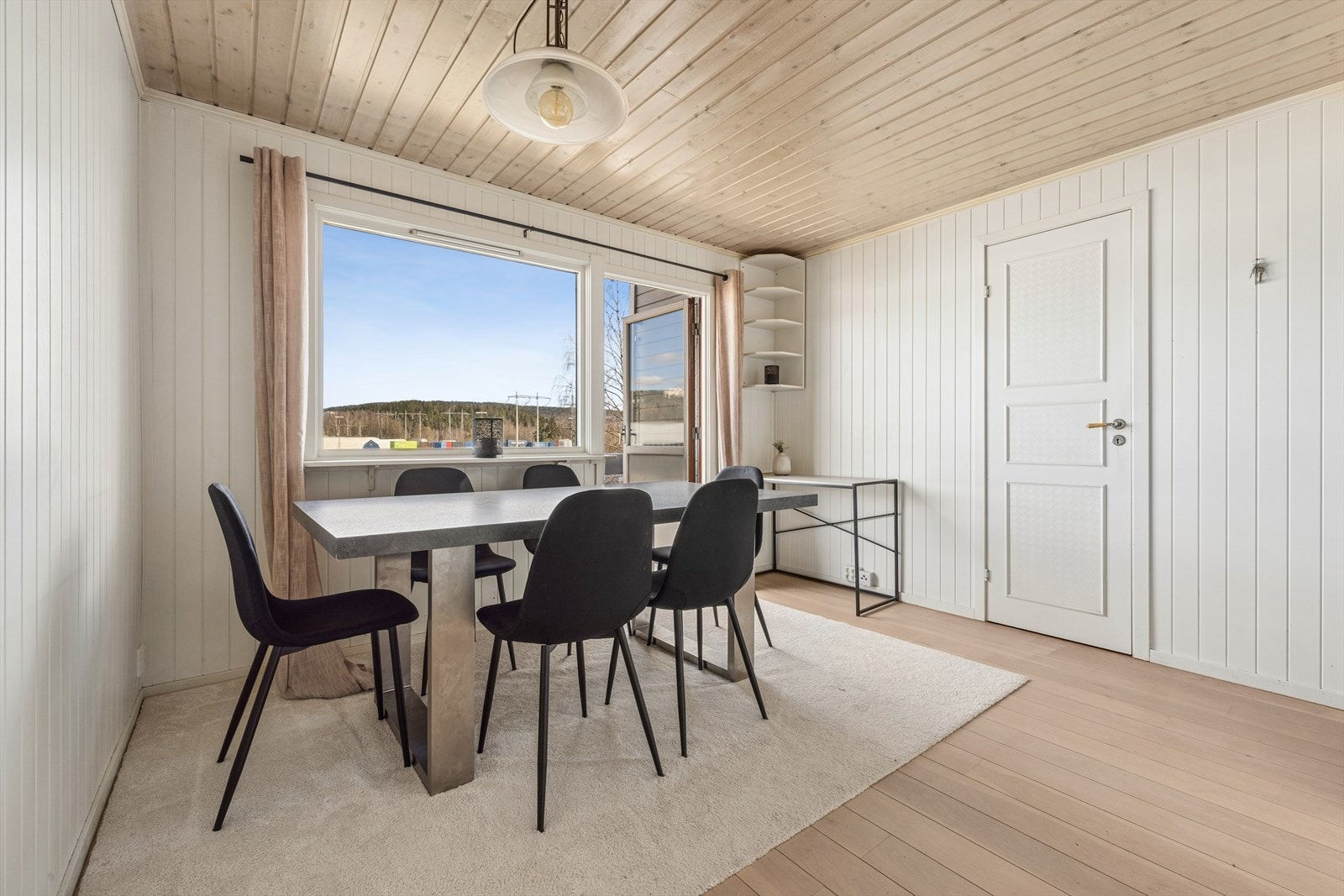 Unik mulighet til å sikre seg en leilighet som kan leies ut, eller brukes som familiebolig. Galleribilde