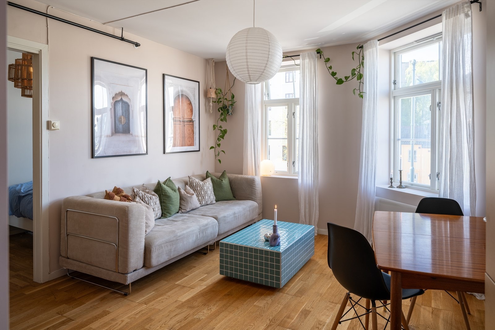 Velkommen til Tyrkrisveita 3 - en sjarmerende og modernisert bygårdsleilighet i hjertet av Trondheim sentrum. (Foto: Eivind Mølnå) Galleribilde