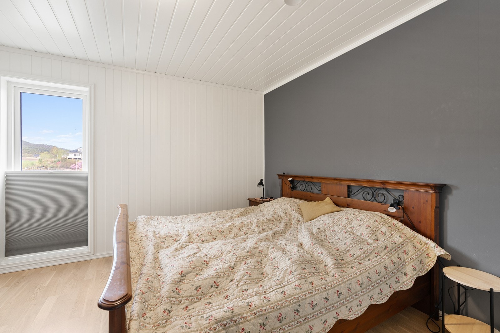 Tomannsboligen inneholder to fine soverom. Galleribilde