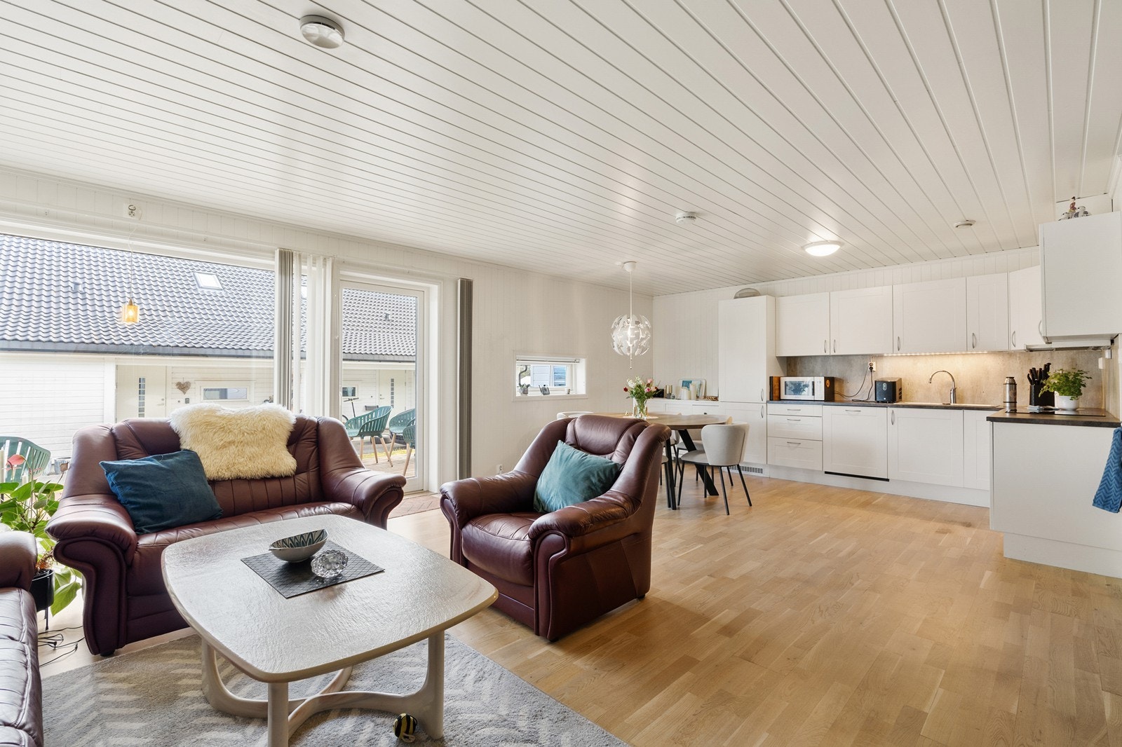 Boligen fremstår som gjennomgående velholdt med god standard og har en praktisk planløsning. Galleribilde