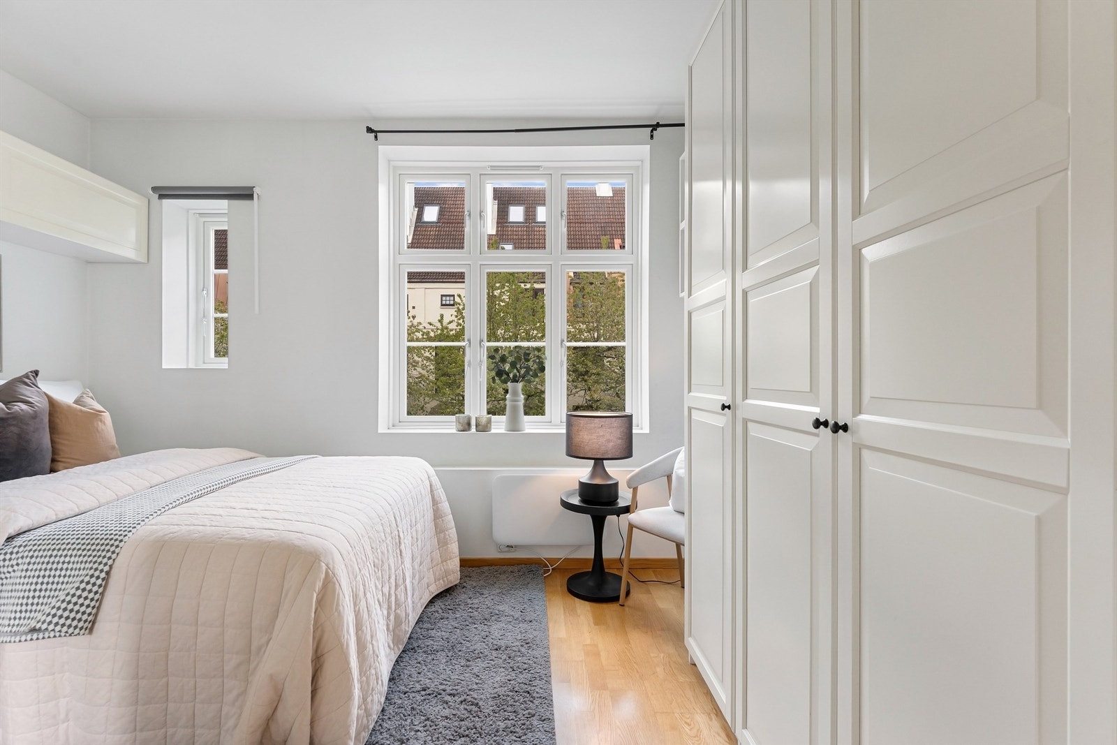 Hovedsoverommet har god plass til dobbeltseng og garderobeskap. Galleribilde