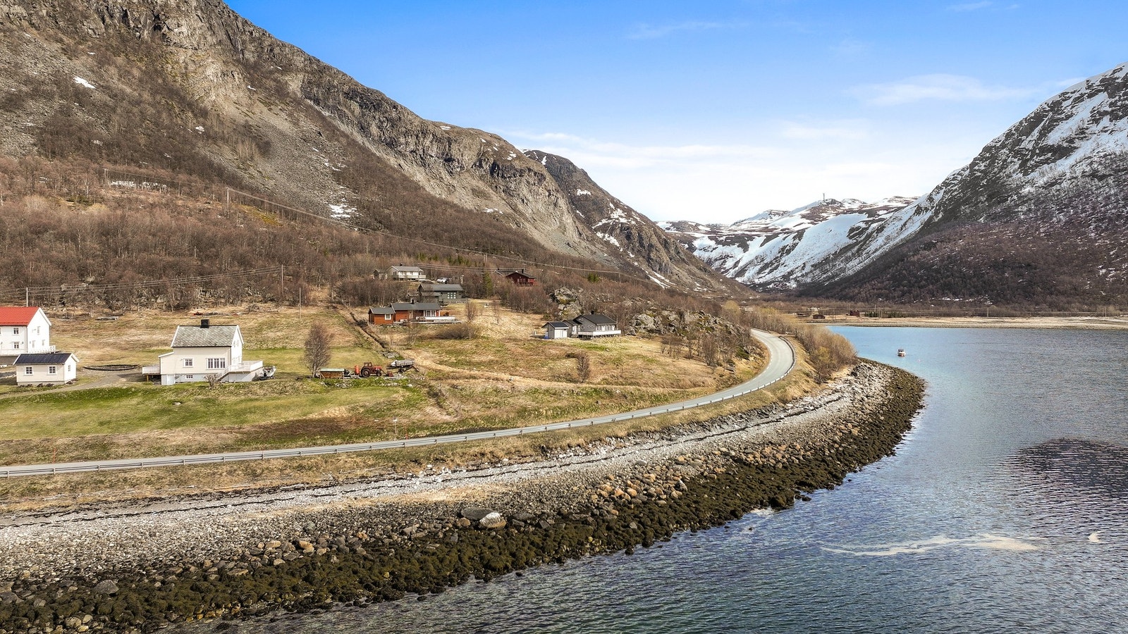 Nærområdet byr på flott natur og turmuligheter. Galleribilde