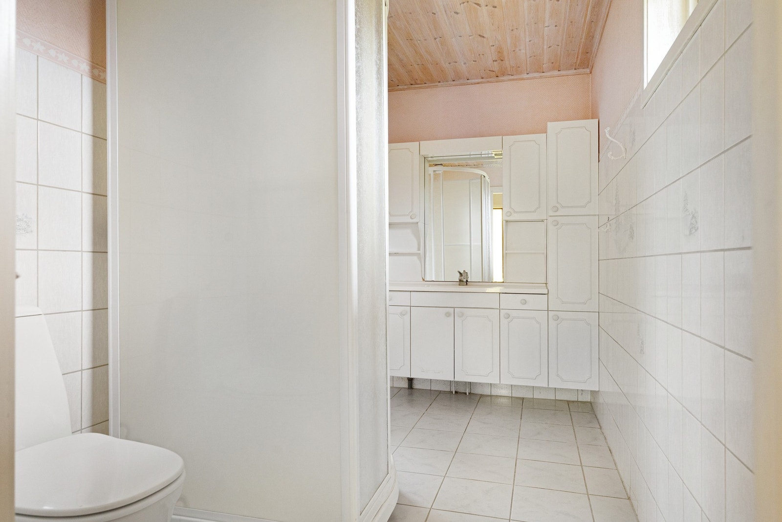 Badet har eldre standard og må påregnes oppgradert/modernisert. Galleribilde