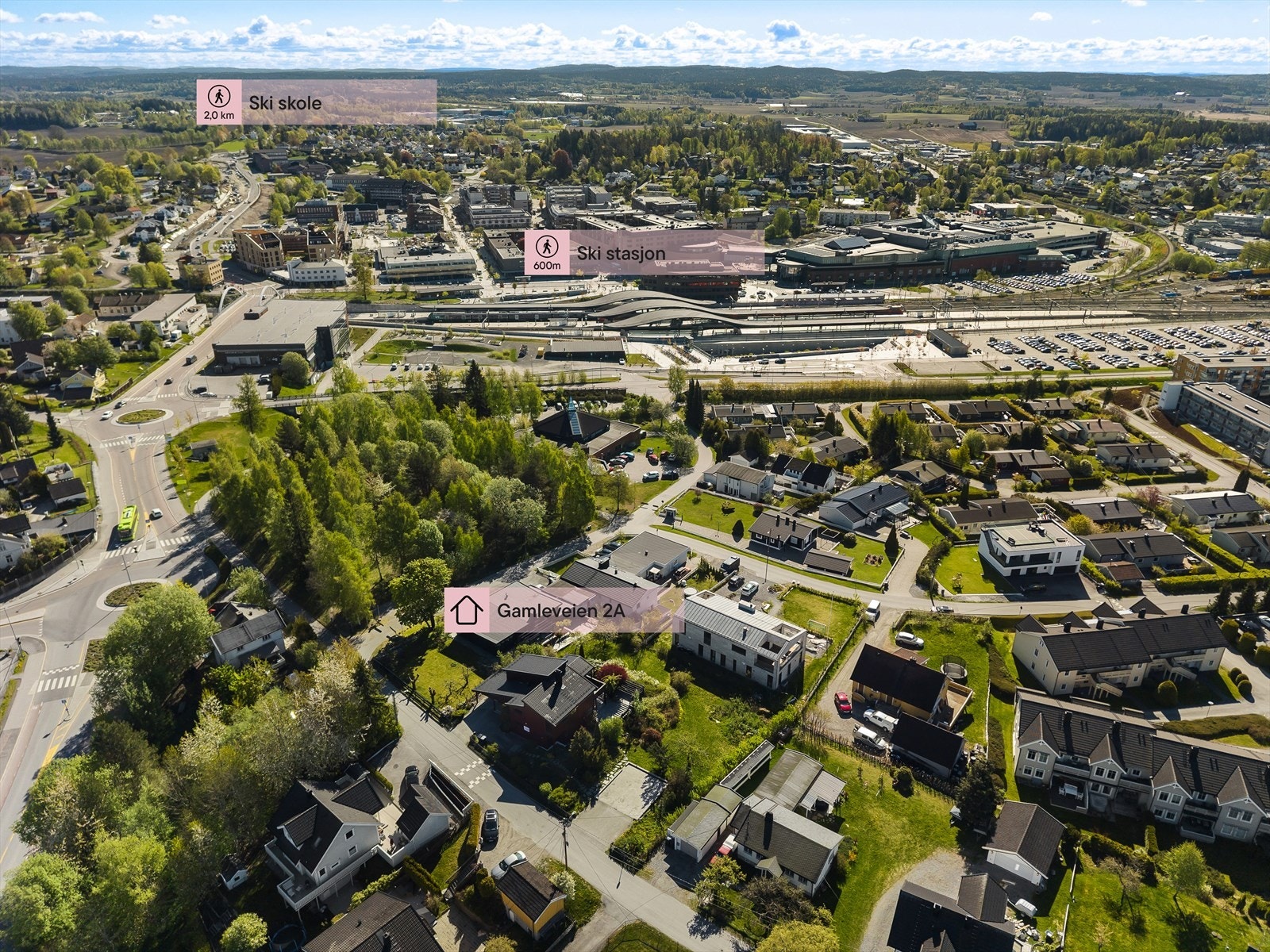 Kort gangavstand til Ski stasjon med ca. 12 minutters reisetid til Oslo S. Galleribilde