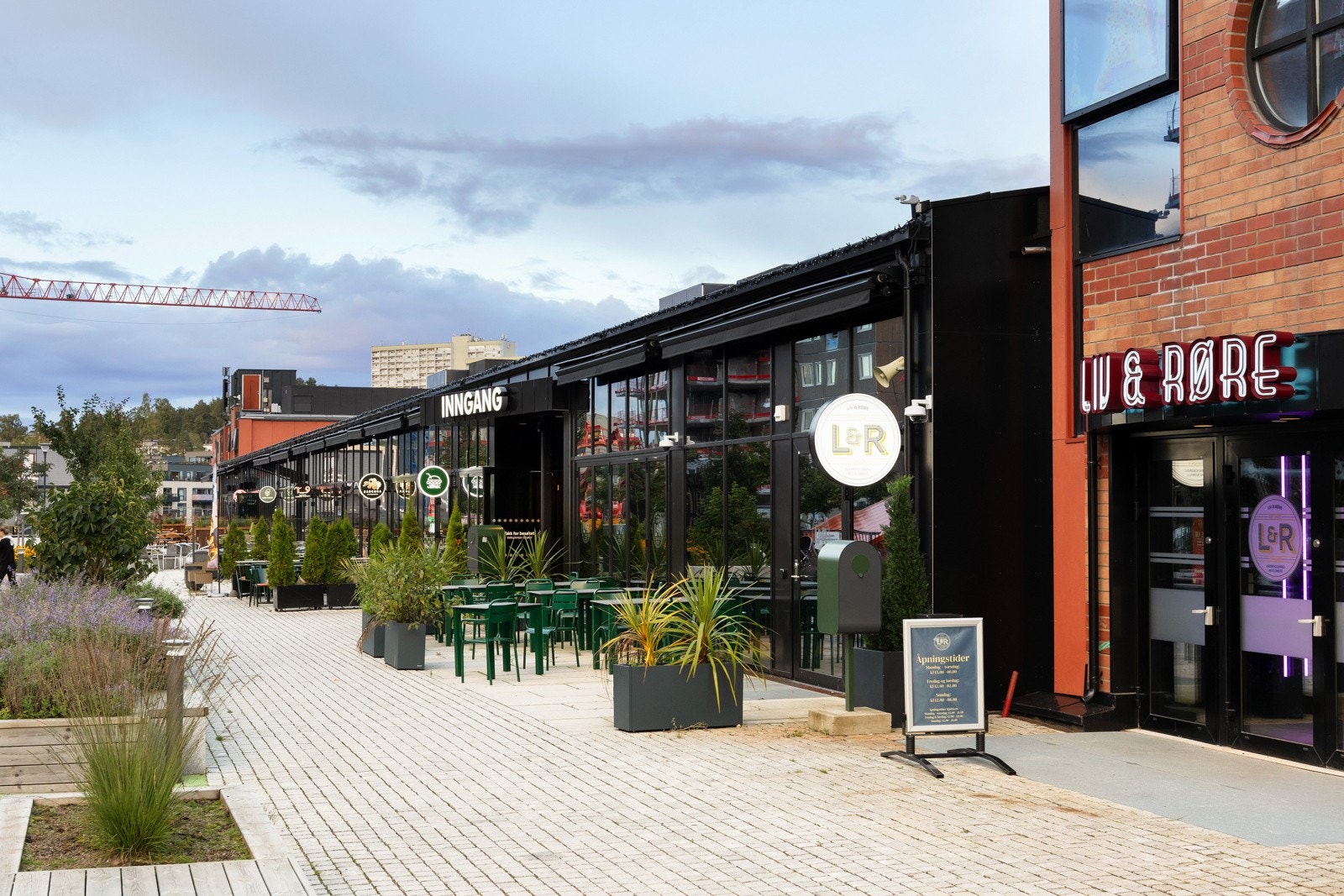 Triaden storsenter har et godt utvalg av spiseteder, kafeer m.m Galleribilde