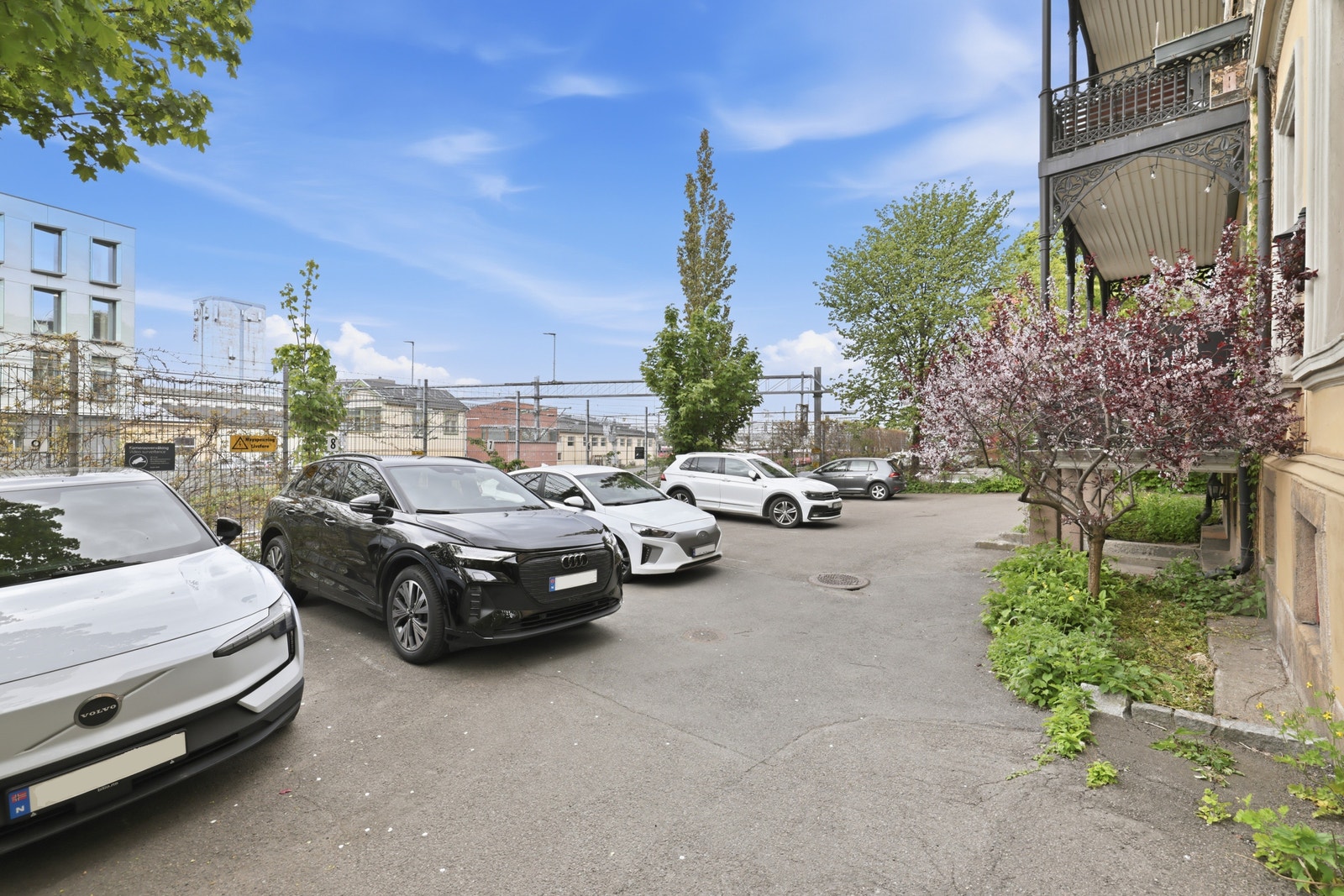 Parkering kan leies for tillegg Galleribilde