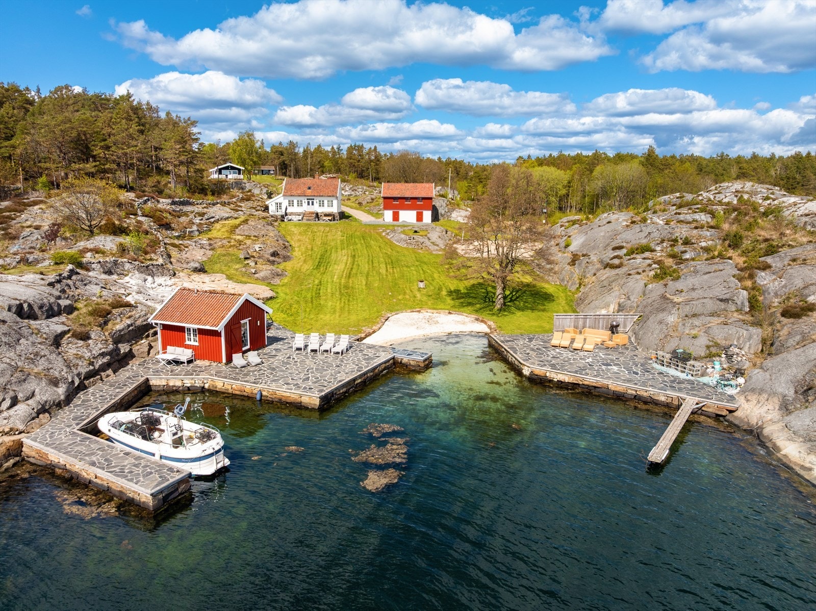 Velkommen til Snekkevigveien 82 - Presentert av Nordvik Frogner - Foto: Ivars Upe Galleribilde